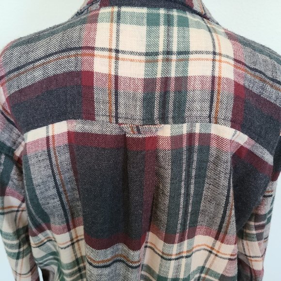 American Eagle Cropped Button Down Flannel NWOT - Picture 8 of 15